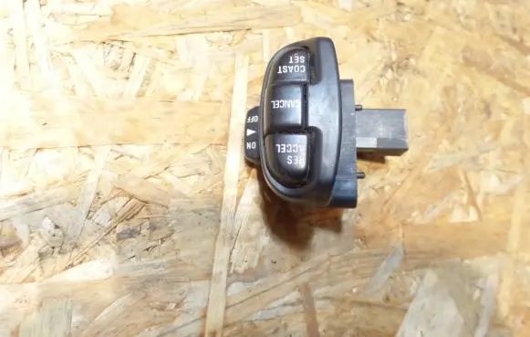 Multifunctional control switch/knob