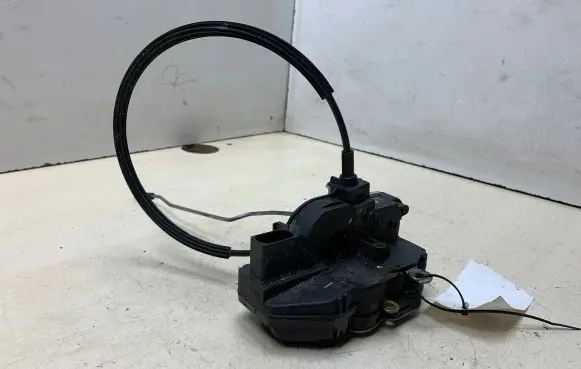 Opel Insignia A Front door lock