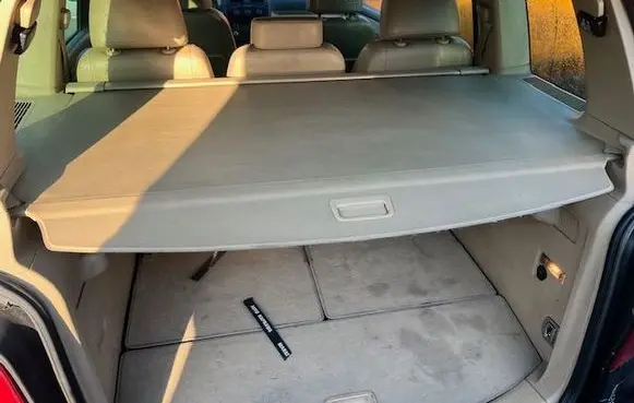 Volkswagen Touran I Loading door sun blind/shade 