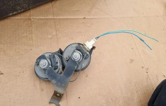 Peugeot 3008 I Horn signal