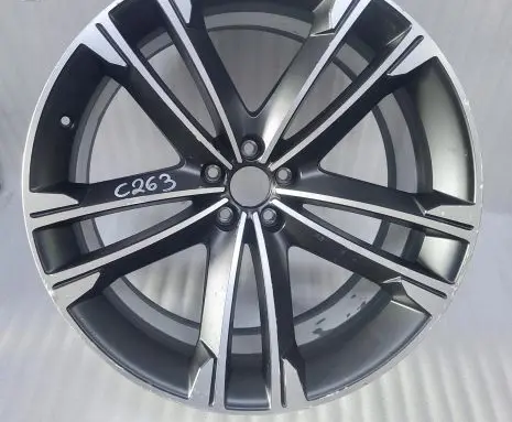 Audi Q8 R22 alloy rim 4M8071025A