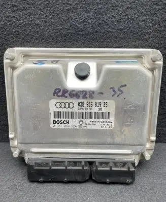 Audi A6 S6 C5 4B Engine control unit/module 038906019BS 0281010224