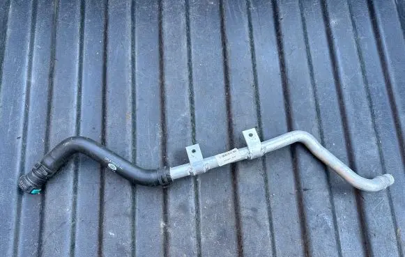 Land Rover Discovery 5 Engine coolant pipe/hose CPLA18B402AC CV1KA
