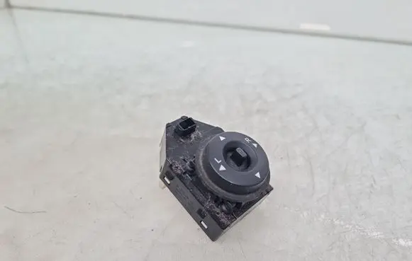 KIA Ceed Wing mirror switch 457480