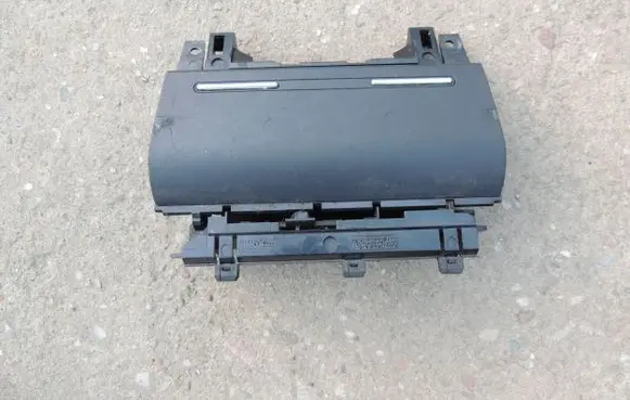 Audi A4 S4 B7 8E 8H Car ashtray 8E0857951