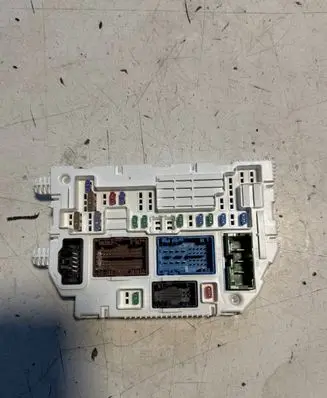 Opel Astra L Fuse module 9846631480 9830407680 A3C033064