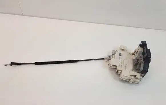 Volkswagen PASSAT B7 Rear door lock 3C4839016A