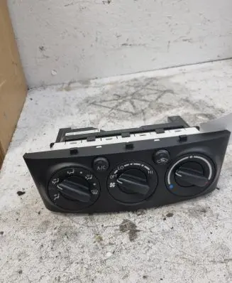 Toyota Avensis T250 Climate control unit 5590005230
