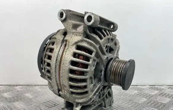 Mercedes-Benz E W211 Generator/alternator A0131545902 0124625033