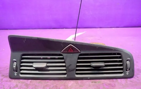 Dashboard side air vent grill/cover trim