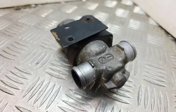 BMW 5 E39 Idle control valve (regulator) 1744713 0280140545