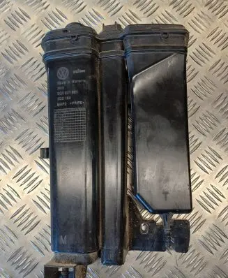 Active carbon filter fuel vapour canister