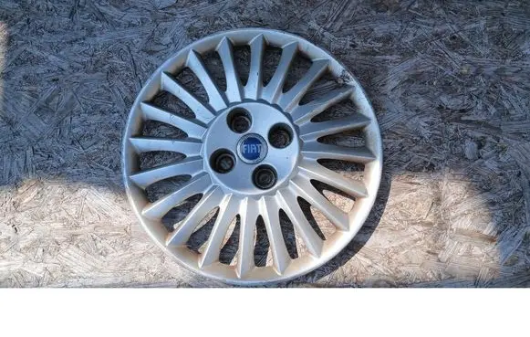 Fiat Punto (199) R17 wheel hub/cap/trim 51733005