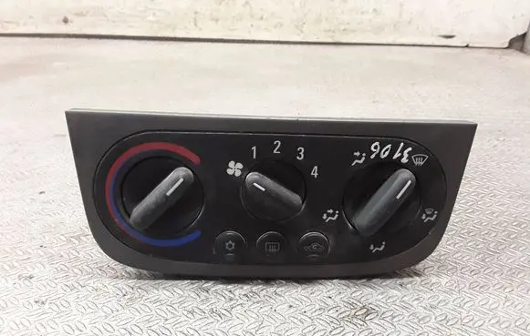 Opel Corsa C Climate control unit 