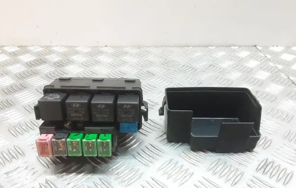 Hyundai Tucson JM Fuse module 914902E000