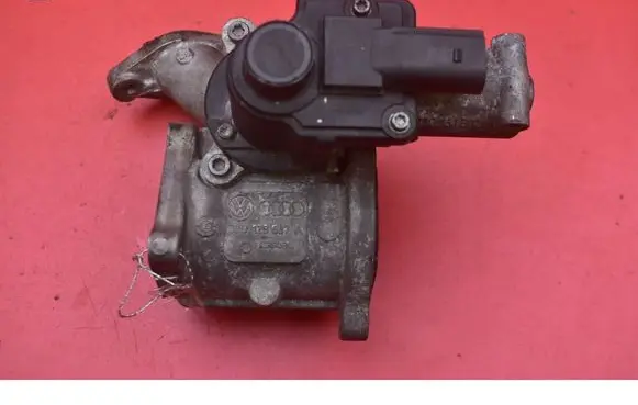 Volkswagen Eos EGR valve 03G129637A