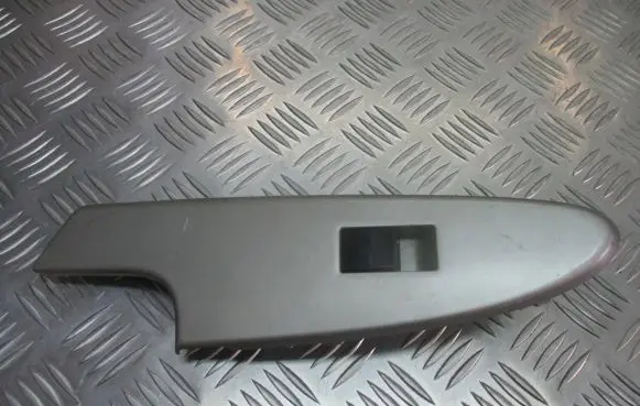 Toyota Urban Cruiser (XP110) Electric window control switch