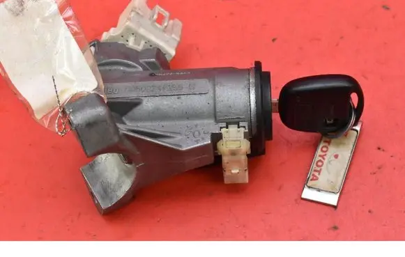 Toyota Yaris Ignition lock N0502241