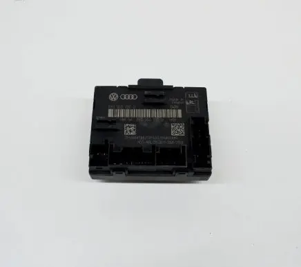 Audi A1 Door control unit/module P10024786 8X0959792D