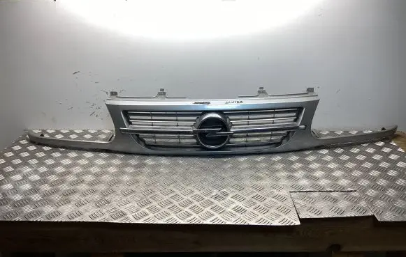 Opel Frontera B Front bumper upper radiator grill 91161390 464192822
