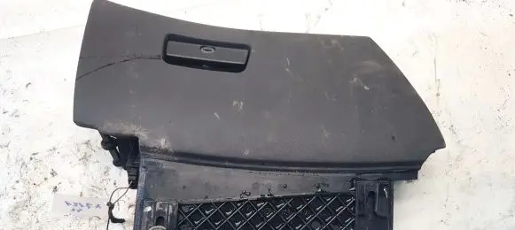 Glove box