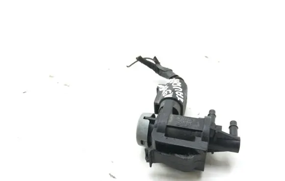 Volkswagen Touran I Vacuum valve 1K0906283A