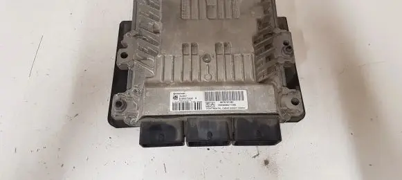 Peugeot 3008 I Engine control unit/module 9676761080 S180075002