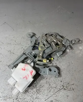 Mazda 5 Sliding door lock 