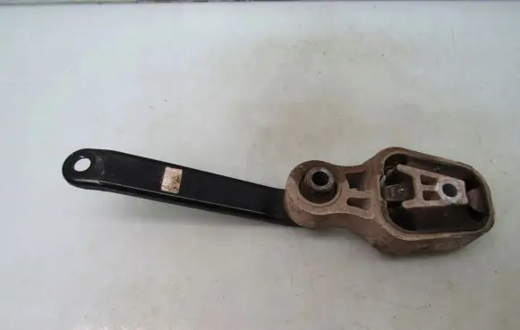 SsangYong Korando Engine mounting bracket
