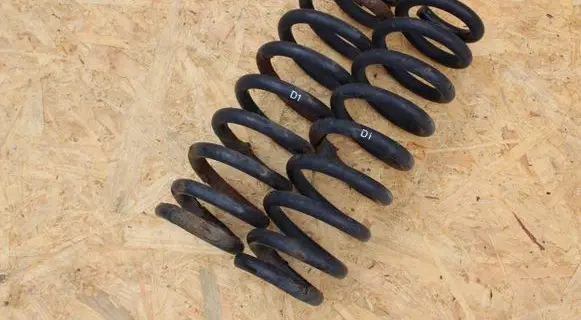 BMW 3 E92 E93 Rear coil spring 6764419