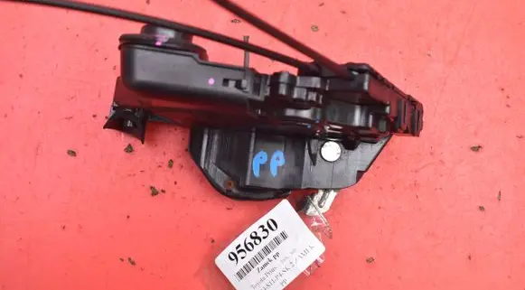 Toyota Prius (NHW20) Front door lock