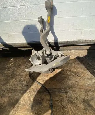 BMW 7 E65 E66 Front wheel hub 1097184 G957