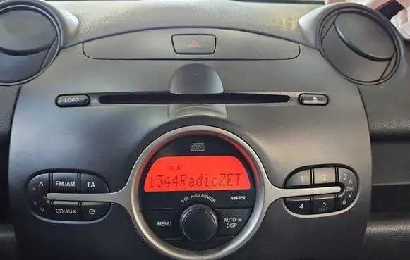 Radio/CD/DVD/GPS head unit