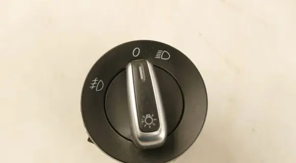 Volkswagen PASSAT B7 Light switch 3C894