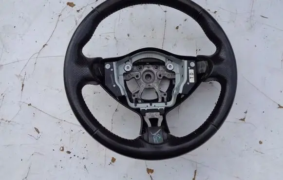 Nissan Juke I F15 Steering wheel