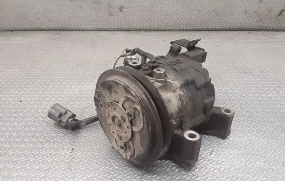 Nissan X-Trail T30 Air conditioning (A/C) compressor (pump) 