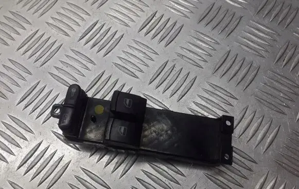 Seat Toledo II (1M) Electric window control switch 1J3959857R
