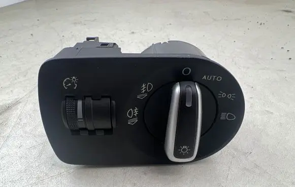 Audi Q3 8U Light switch 8X2941531AD