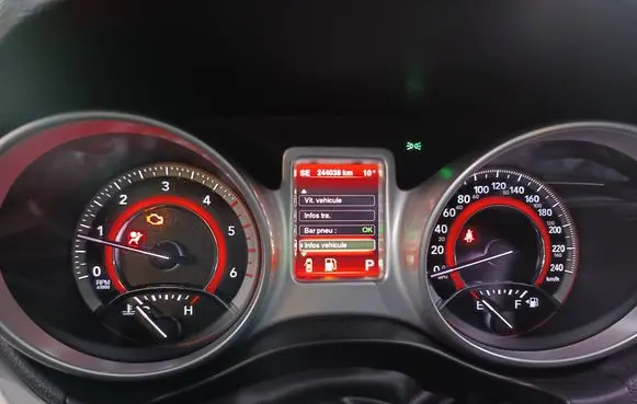 Speedometer (instrument cluster)