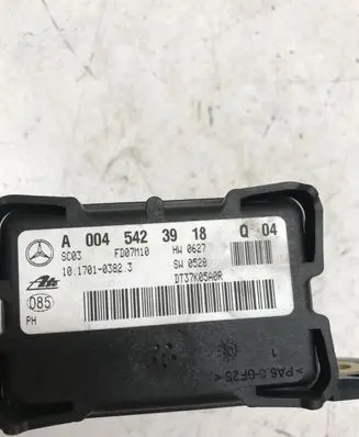 Mercedes-Benz R W251 ESP acceleration yaw rate sensor A0045423918