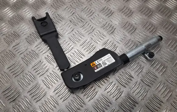 Tesla Model S Rear seatbelt 100526500C