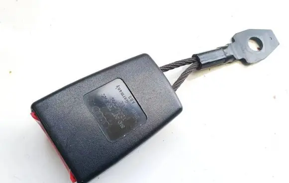 Audi TT Mk1 Front seatbelt buckle 8n085775501c