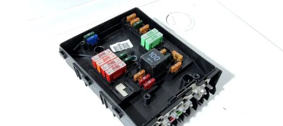 Audi A3 S3 8P Fuse module 1K0937125A