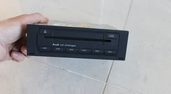 Audi A4 S4 B7 8E 8H CD/DVD changer 8E0035111D CXCA1492GC