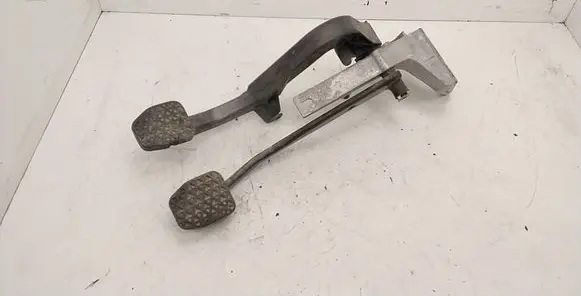 BMW 3 E36 Pedal assembly 1161962