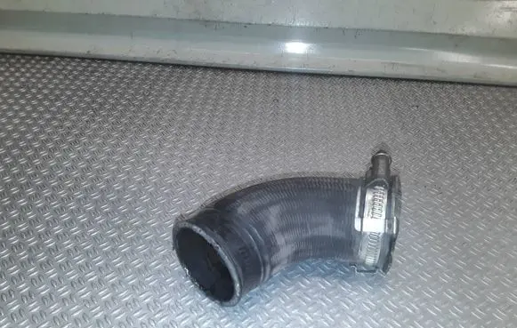 Volkswagen Golf VI Intercooler hose/pipe