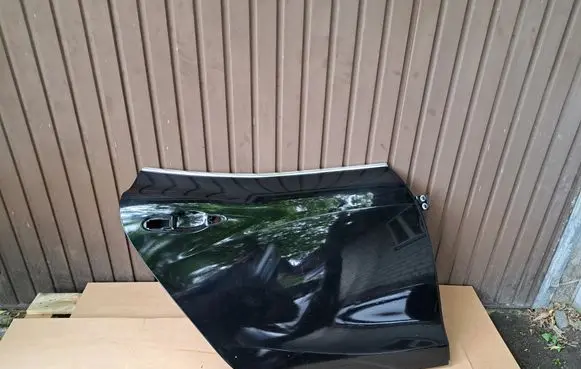 Maserati Ghibli Rear door 670008304