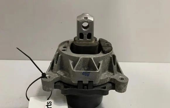 BMW 4 F32 F33 Engine mount bracket 6850220