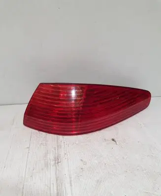 Peugeot 607 Rear/tail lights 2543