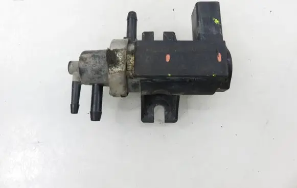 Volkswagen Sharan Valve vacuum 1J0906627